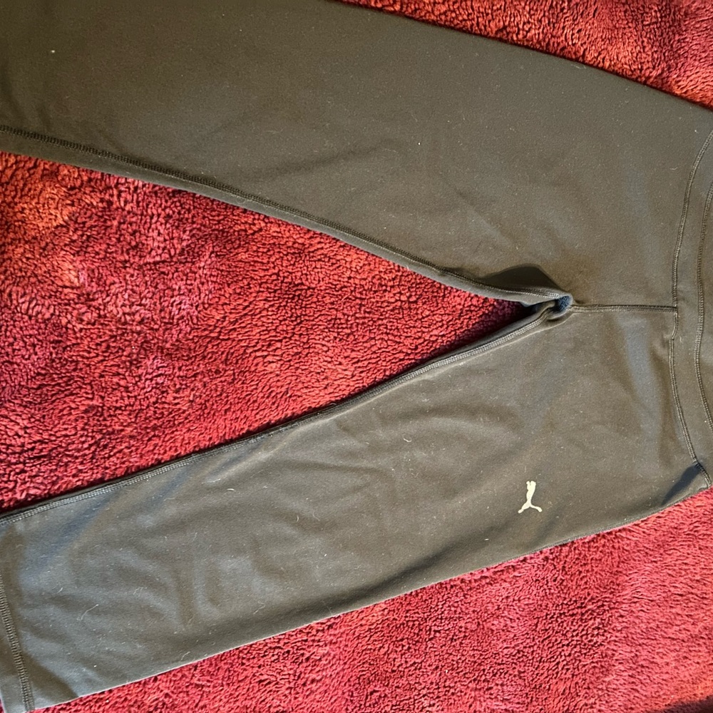 Puma workout pants in very good condition. Size small.